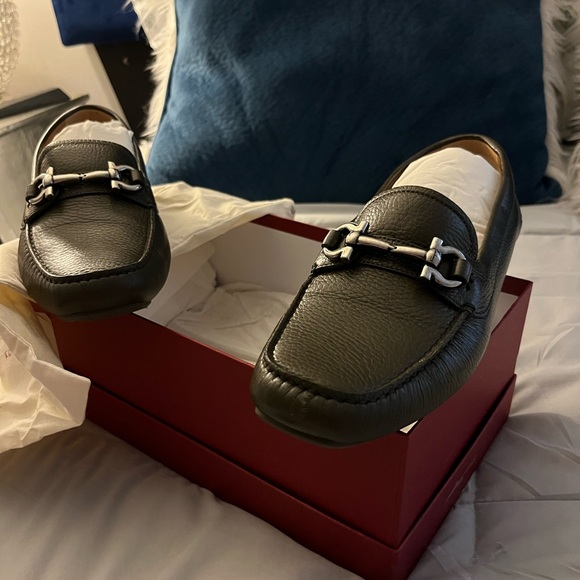 Salvatore Farragamo
Olive Driving Loafer 
(Worn twice) 
Women size 10 - Picture 2 of 2